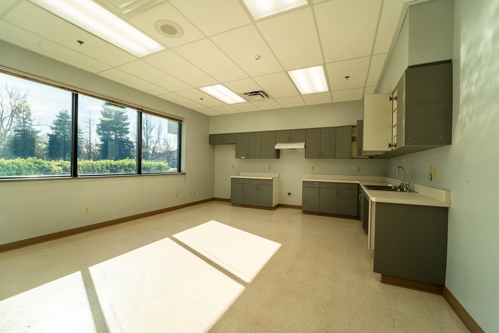 Veterans Affairs Outpatient Clinic: 351 Hartnell Ave, Redding, CA 96002